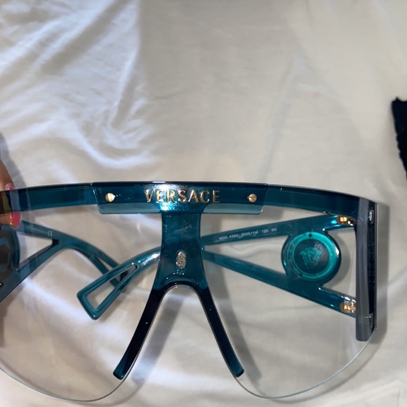 Authentic Versace sunglasses with 3 shades - Picture 3 of 7